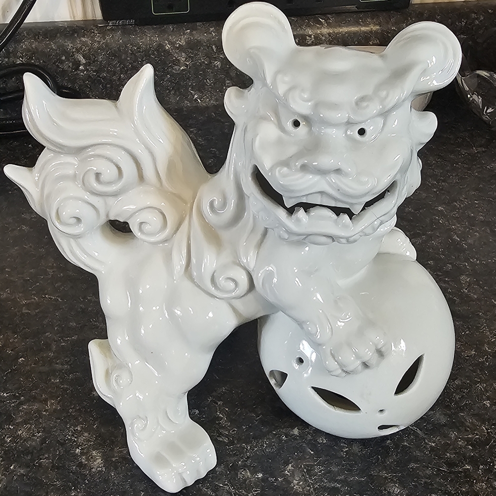 Asian Chinese Ceramic Foo Dog Fu Lion Temple Guardian Protector 8" Ceramic
